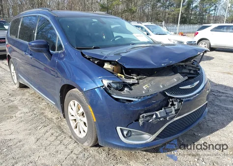 2017 Chrysler Pacifica Touring-L z USA, uszkodzony, nr VIN 2C4RC1BG0HR588093